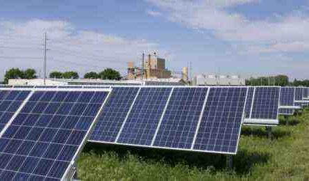 Revenu moyen de la ferme solaire par acre