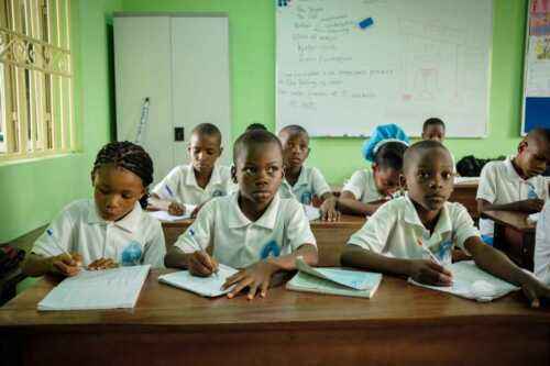 Otwarcie prywatnej szkoły w Nigerii - przedszkola, szkoły podstawowej i średniej